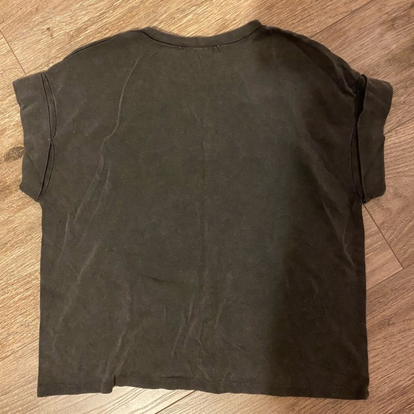 Brandy Melville T shirt - Picture 3 of 3